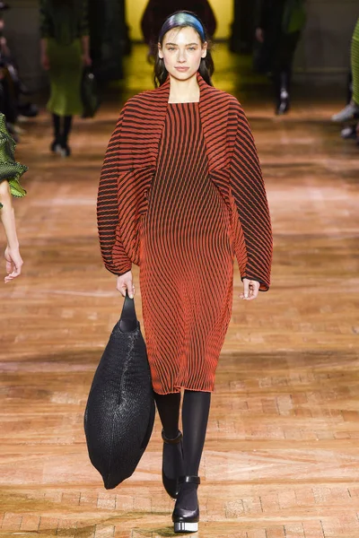 Look 26